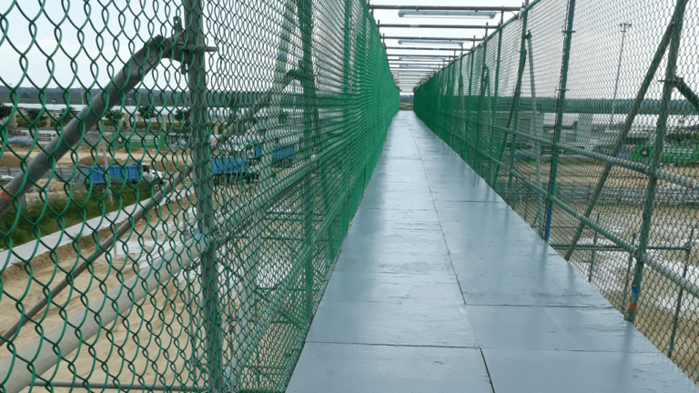 Malla eslabonada puente provisional