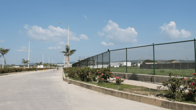 Modulo cerramiento malla eslabonada